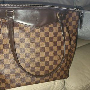Louis vuitton handbag